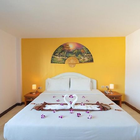 Bangla Star Hotel Phuket Exterior photo