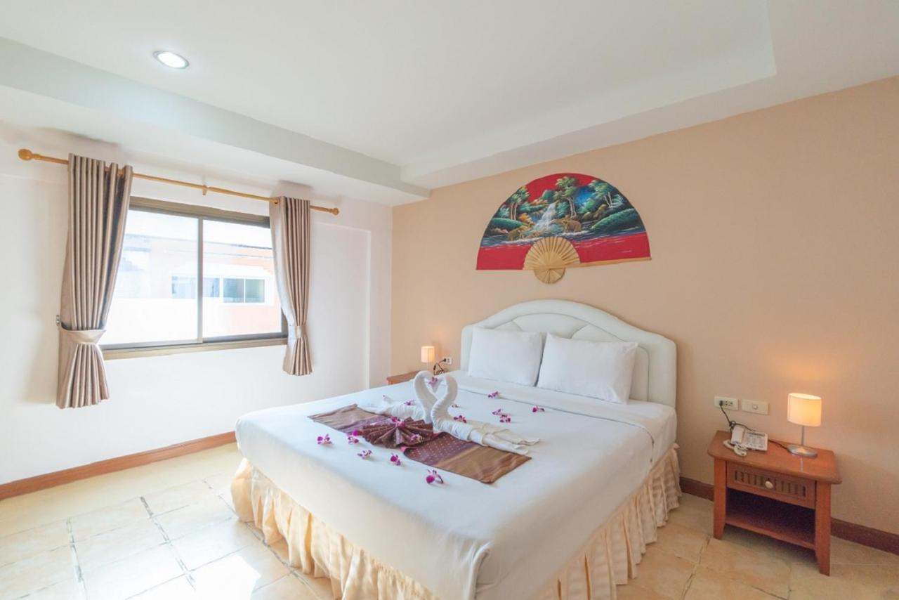 Bangla Star Hotel Phuket Exterior photo